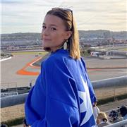 Me defino como una maestra creativa, empática y comprometida con la educación emocional y el aprendizaje significativo. Me apasion